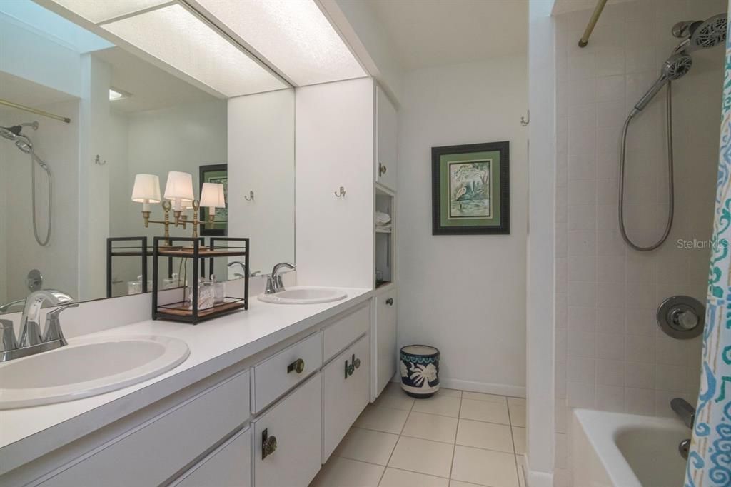 For Sale: $875,000 (5 beds, 3 baths, 3110 Square Feet)
