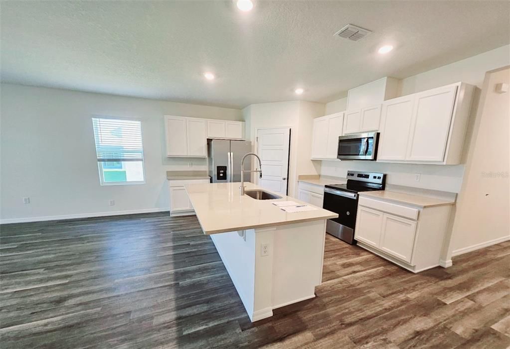 For Rent: $2,800 (5 beds, 3 baths, 2077 Square Feet)