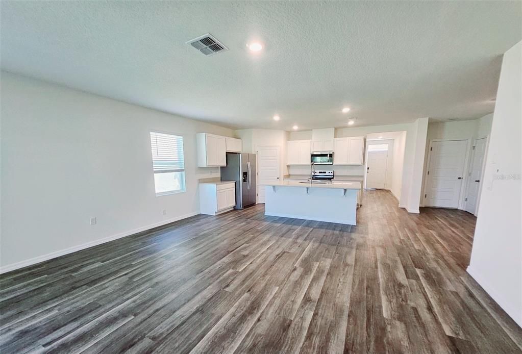 For Rent: $2,800 (5 beds, 3 baths, 2077 Square Feet)