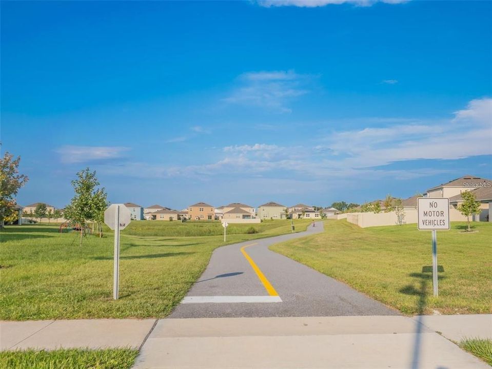 Active With Contract: $2,650 (5 beds, 3 baths, 2077 Square Feet)