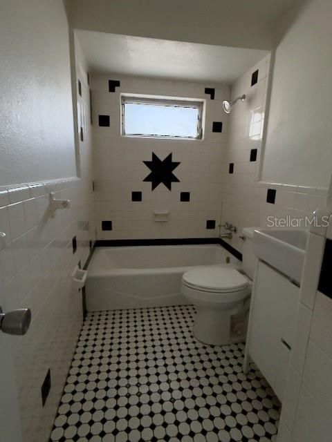 For Sale: $618,000 (6 beds, 0 baths, 2064 Square Feet)