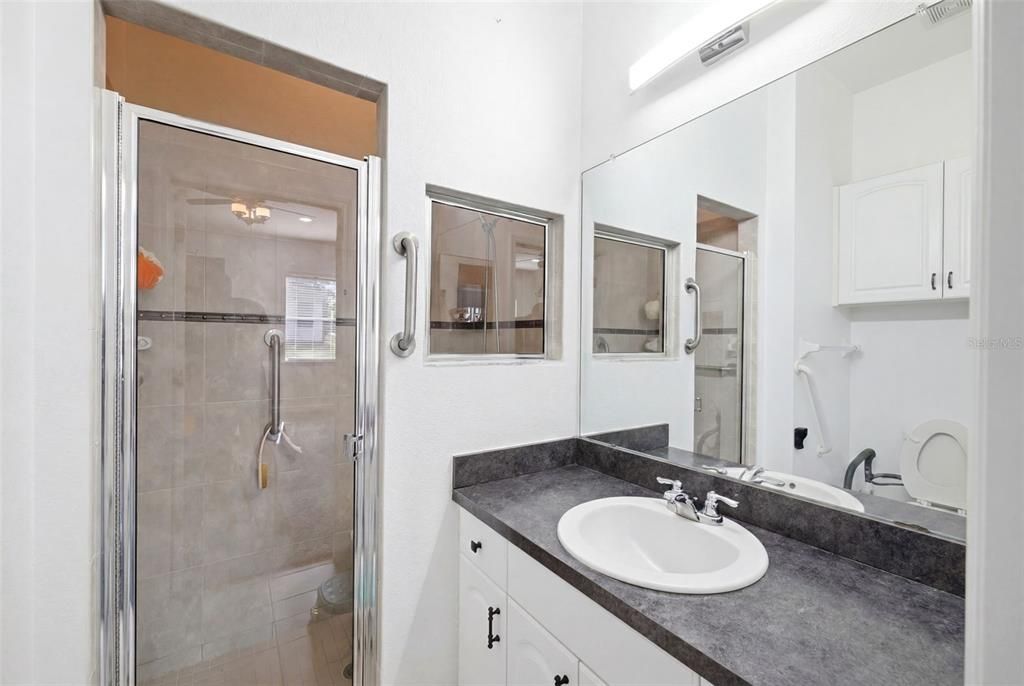En Venta: $619,900 (5 camas, 3 baños, 3200 Pies cuadrados)