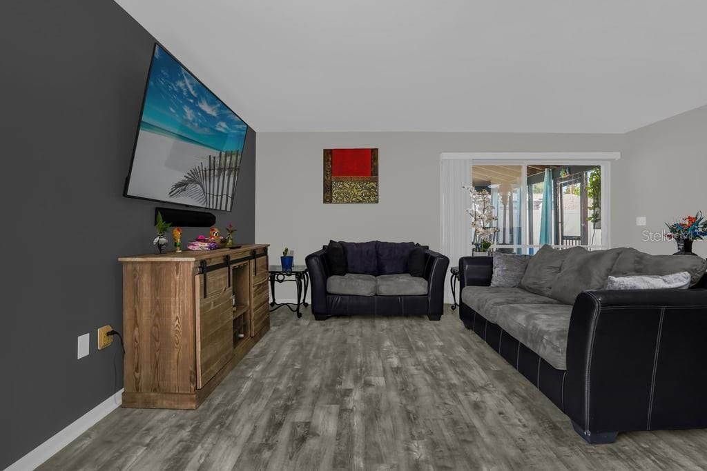 For Sale: $339,000 (4 beds, 2 baths, 1473 Square Feet)
