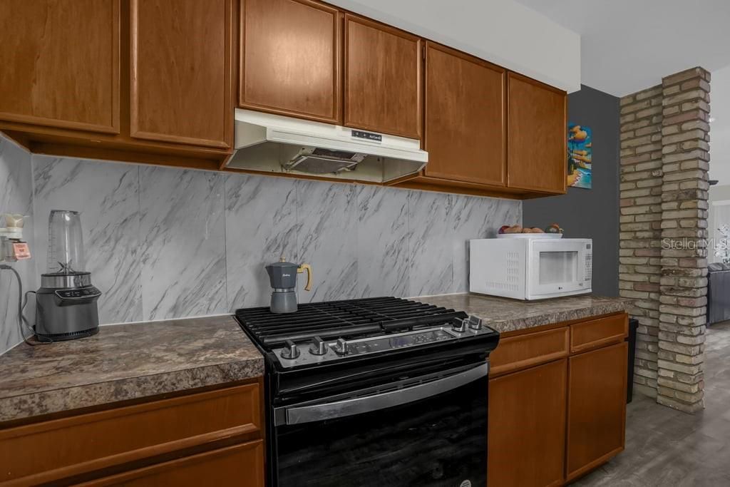 For Sale: $339,000 (4 beds, 2 baths, 1473 Square Feet)