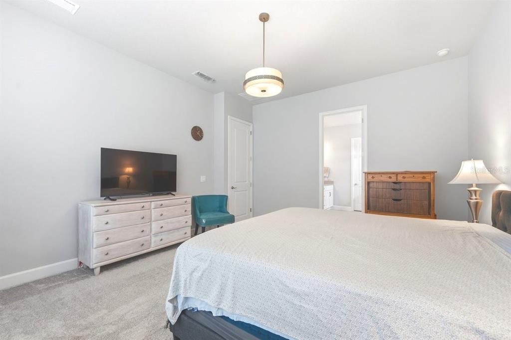 For Sale: $511,900 (4 beds, 2 baths, 2003 Square Feet)