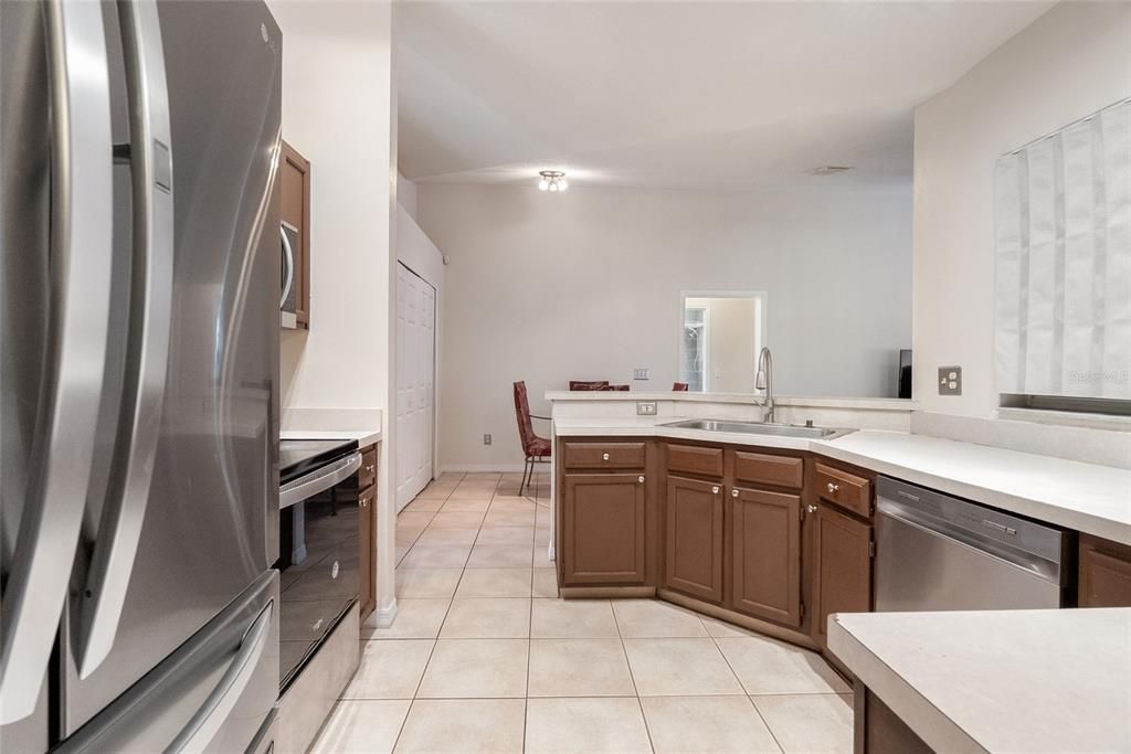 En Venta: $374,000 (3 camas, 2 baños, 1556 Pies cuadrados)