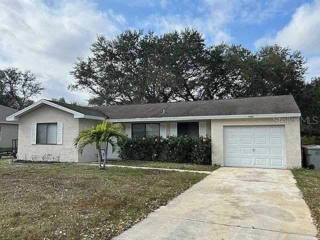 Recently Sold: $171,677 (2 beds, 1 baths, 882 Square Feet)