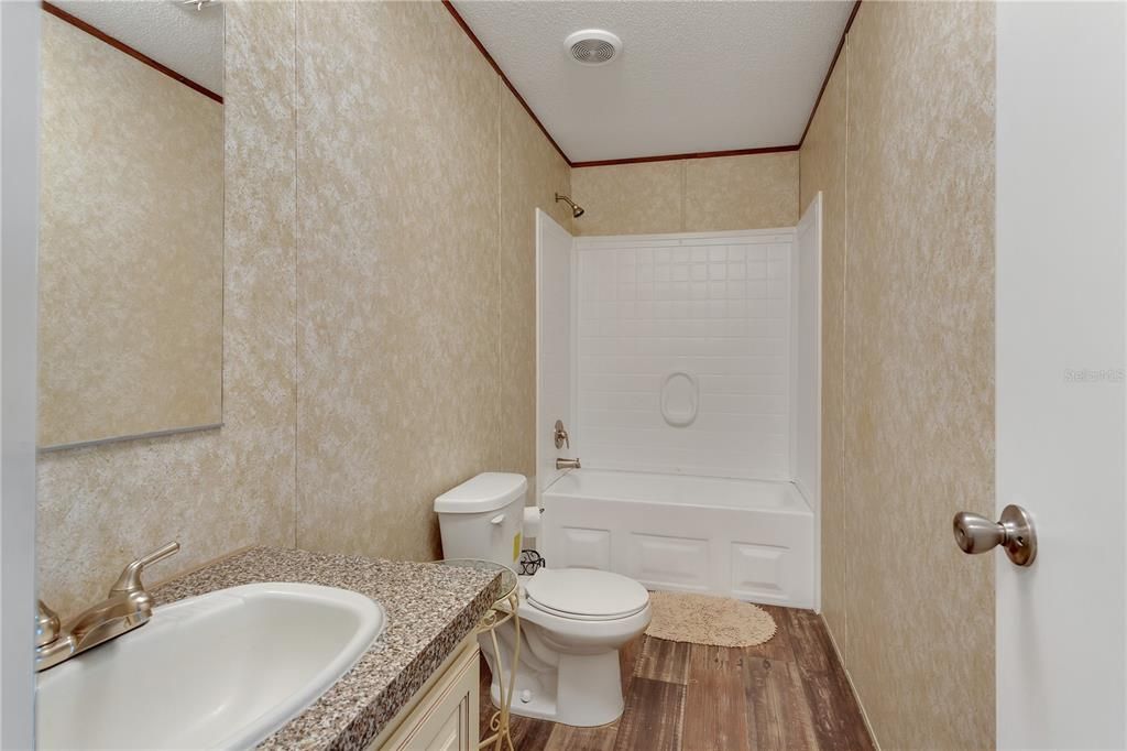 En Venta: $229,000 (3 camas, 2 baños, 1380 Pies cuadrados)