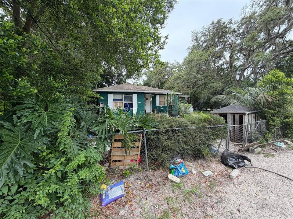 For Sale: $75,000 (2 beds, 1 baths, 640 Square Feet)