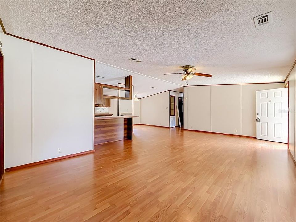 En Venta: $299,700 (4 camas, 2 baños, 1620 Pies cuadrados)