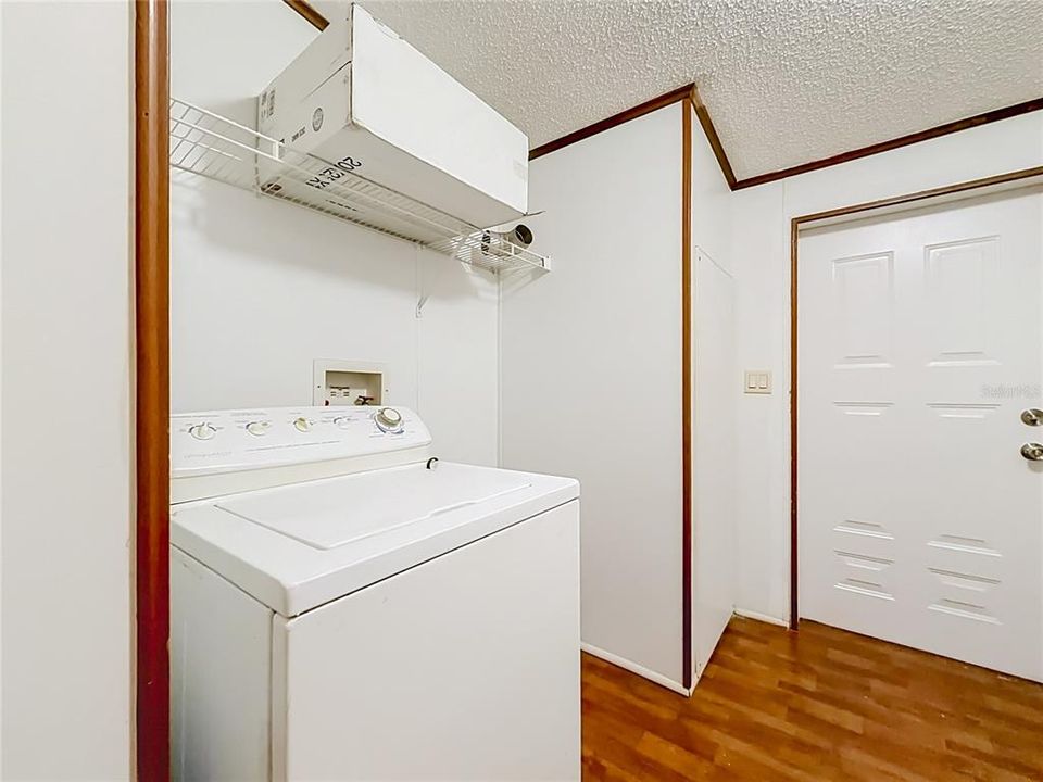 En Venta: $299,700 (4 camas, 2 baños, 1620 Pies cuadrados)