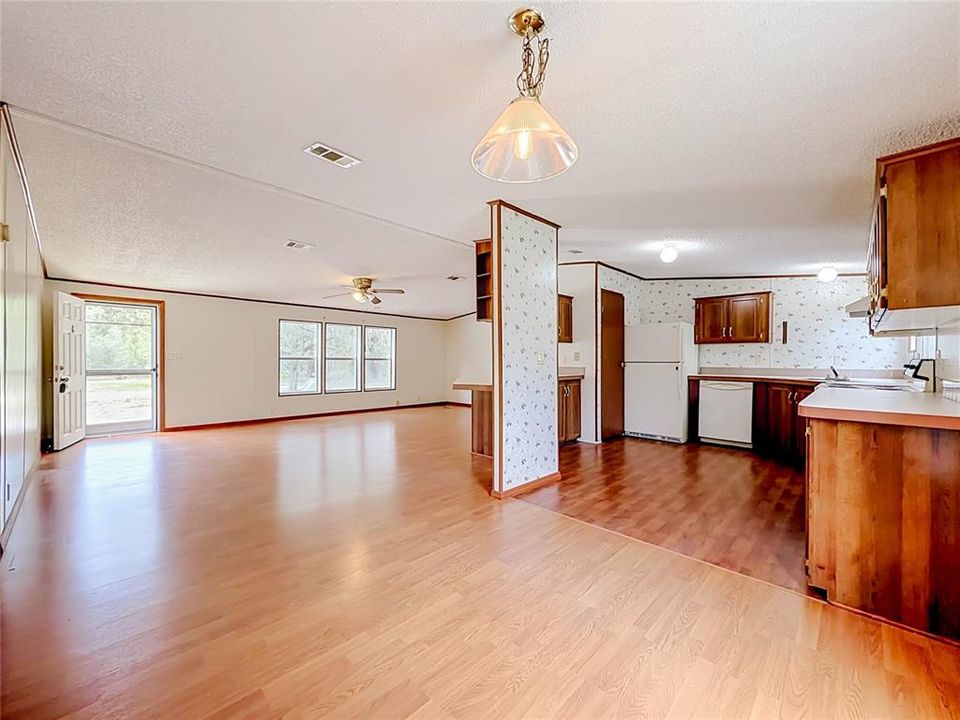 En Venta: $299,700 (4 camas, 2 baños, 1620 Pies cuadrados)