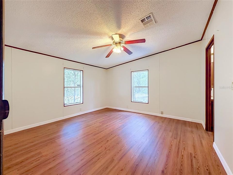 En Venta: $299,700 (4 camas, 2 baños, 1620 Pies cuadrados)
