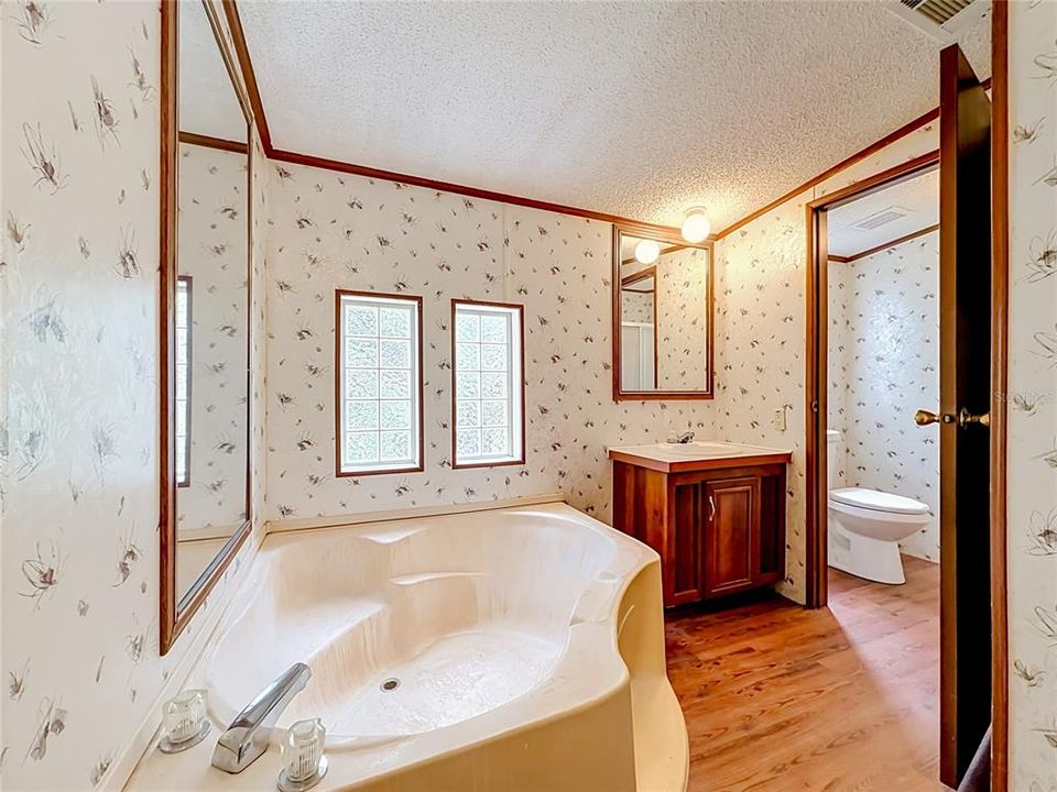 En Venta: $299,700 (4 camas, 2 baños, 1620 Pies cuadrados)