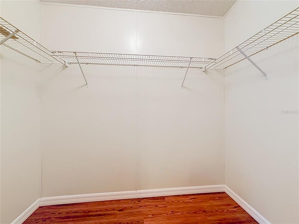 En Venta: $299,700 (4 camas, 2 baños, 1620 Pies cuadrados)