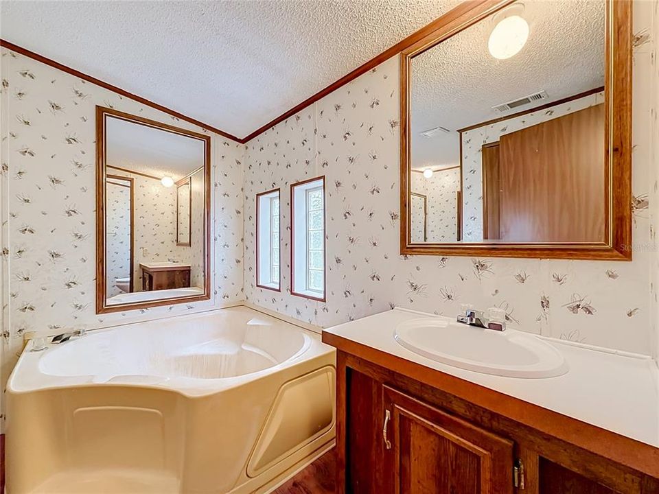 En Venta: $299,700 (4 camas, 2 baños, 1620 Pies cuadrados)