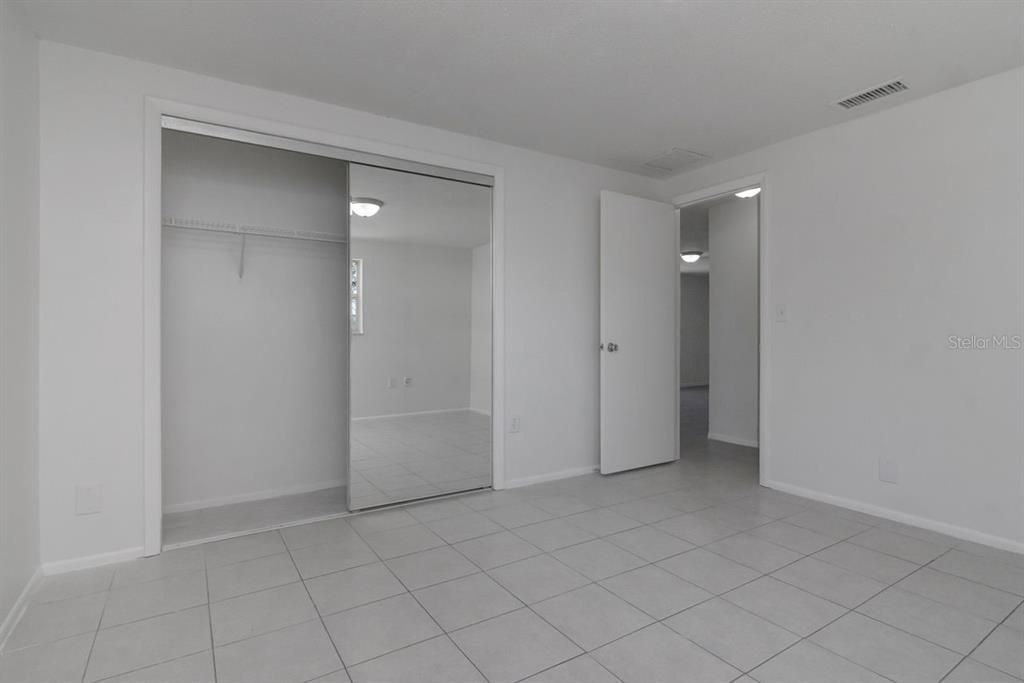 На продажу: $250,000 (3 спален, 2 ванн, 1216 Квадратных фут)