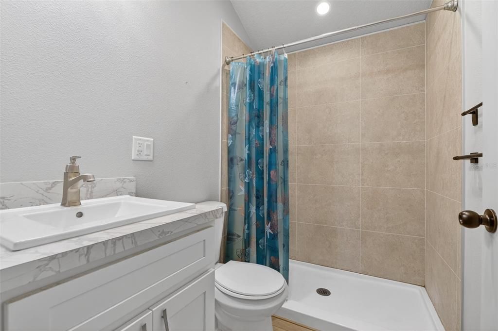 For Sale: $230,000 (1 beds, 1 baths, 432 Square Feet)