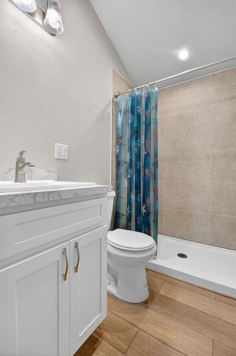 For Sale: $230,000 (1 beds, 1 baths, 432 Square Feet)