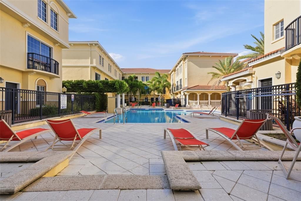 For Sale: $369,000 (2 beds, 2 baths, 1303 Square Feet)
