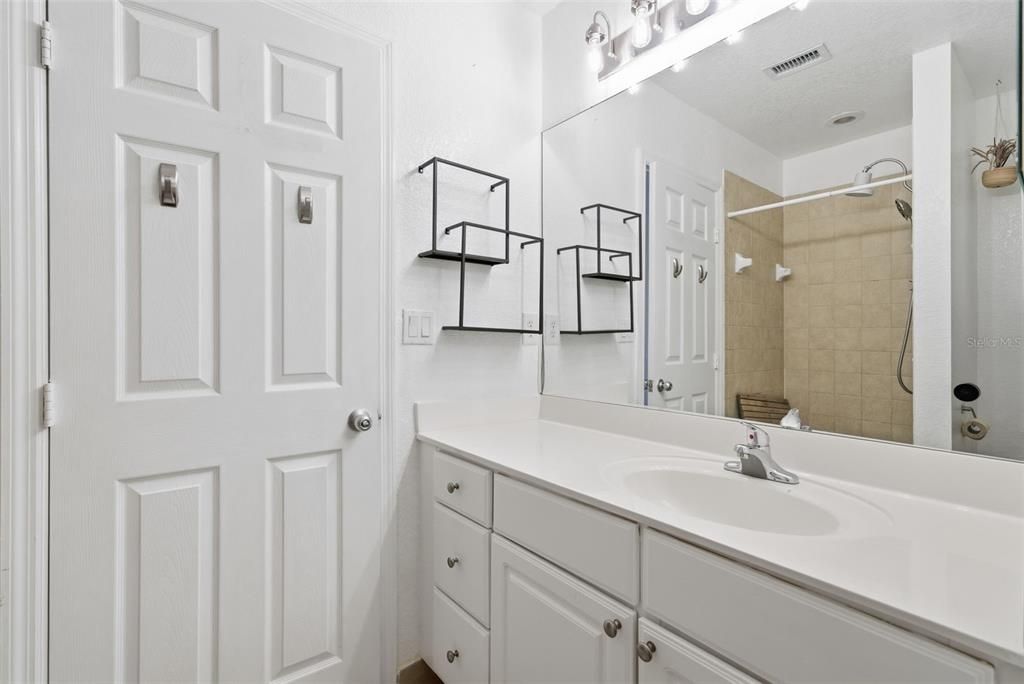 For Sale: $369,000 (2 beds, 2 baths, 1303 Square Feet)