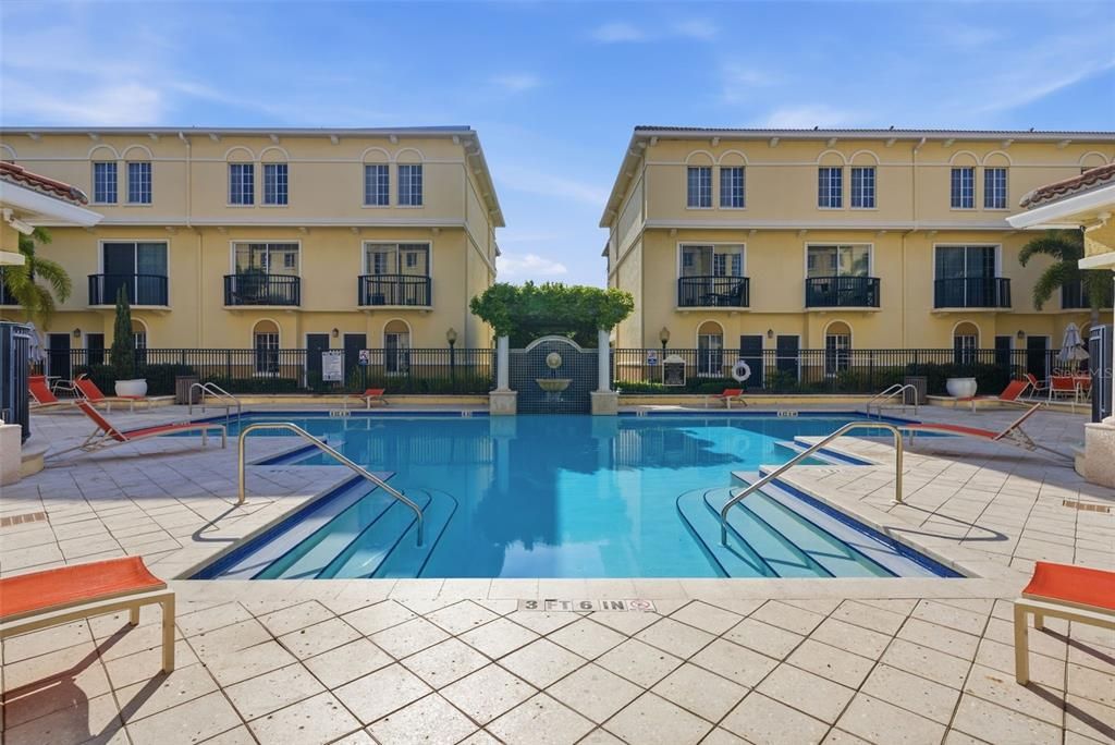 For Sale: $369,000 (2 beds, 2 baths, 1303 Square Feet)