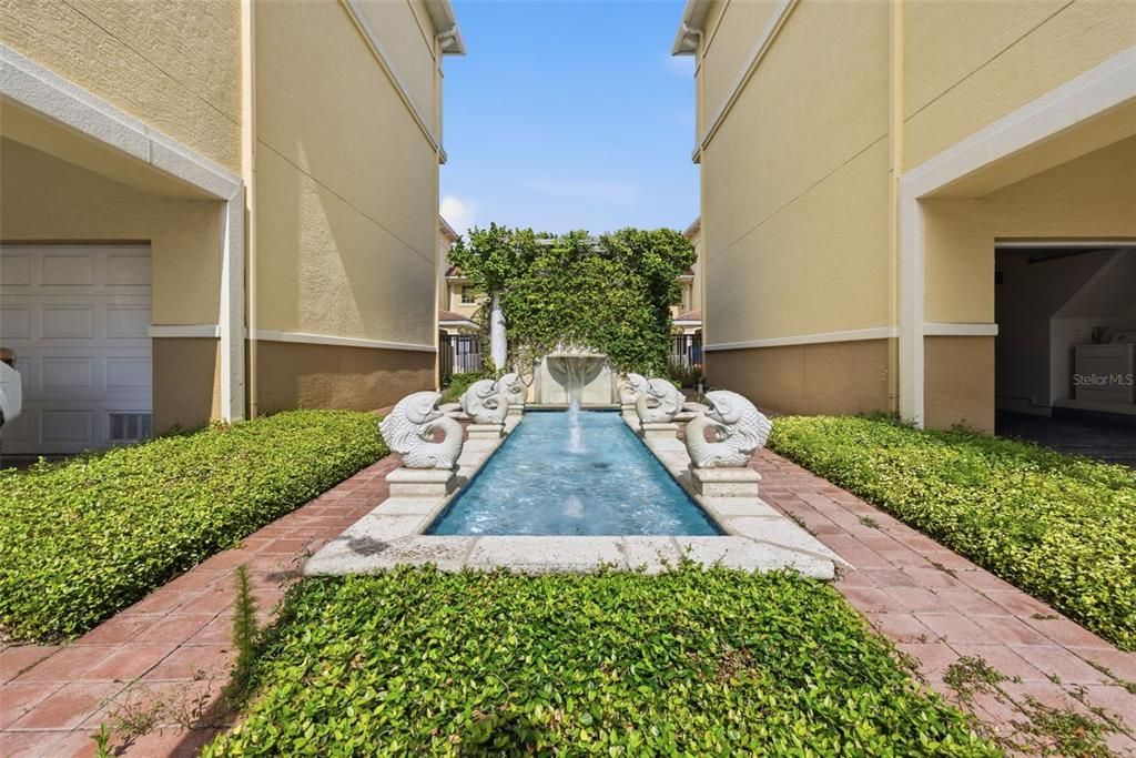 For Sale: $369,000 (2 beds, 2 baths, 1303 Square Feet)
