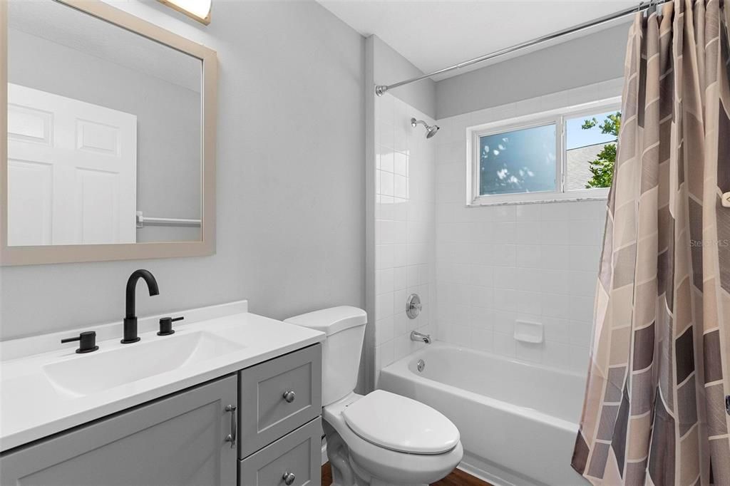 出租: $2,350 (3 贝兹, 2 浴室, 1651 平方英尺)