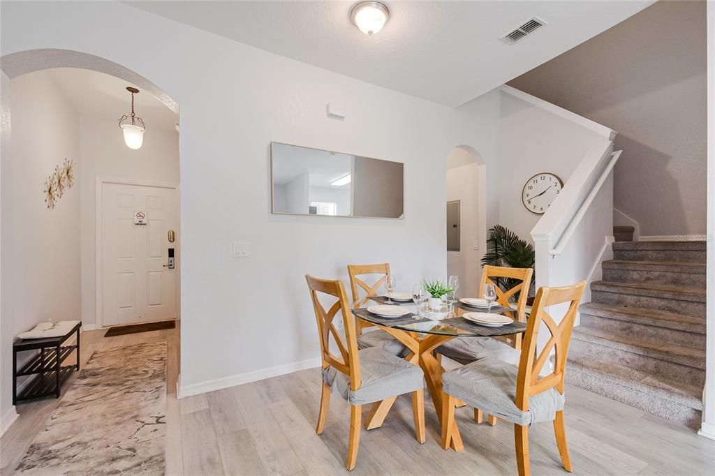 En Venta: $275,000 (4 camas, 3 baños, 1482 Pies cuadrados)