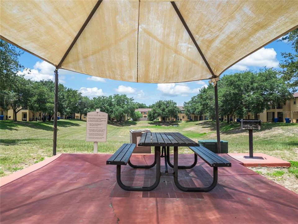En Venta: $275,000 (4 camas, 3 baños, 1482 Pies cuadrados)