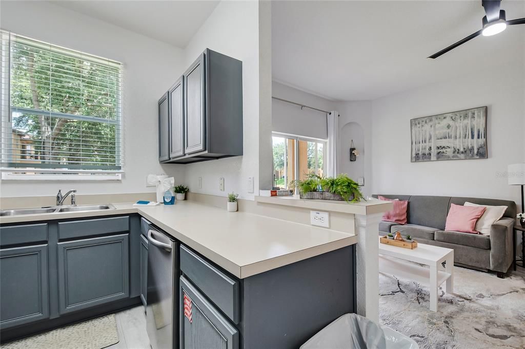 En Venta: $275,000 (4 camas, 3 baños, 1482 Pies cuadrados)