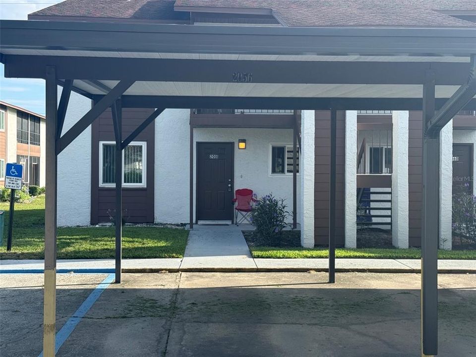 For Sale: $125,000 (2 beds, 2 baths, 876 Square Feet)