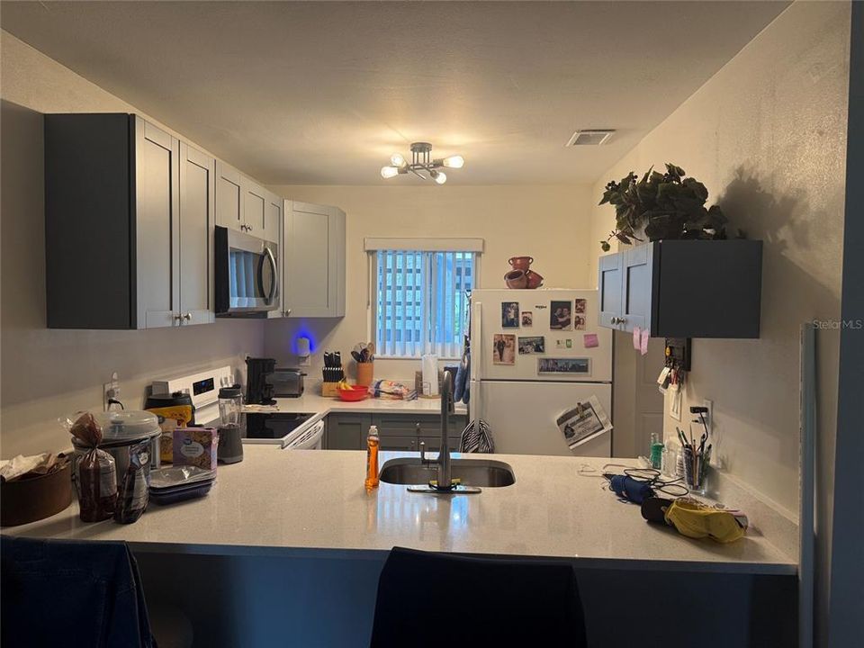 For Sale: $125,000 (2 beds, 2 baths, 876 Square Feet)