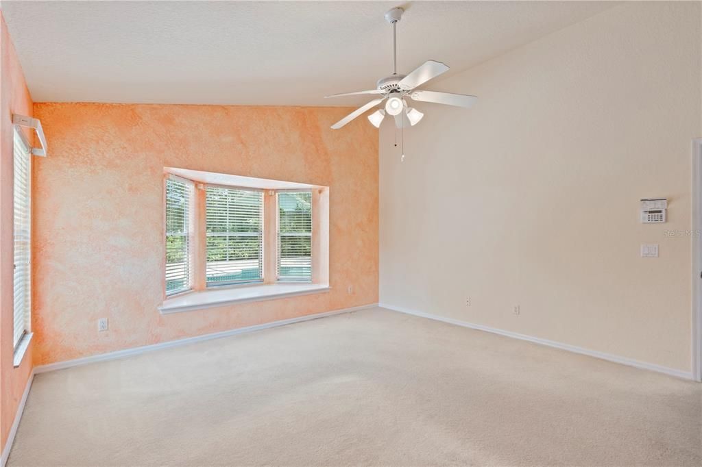 For Sale: $500,000 (3 beds, 2 baths, 2044 Square Feet)
