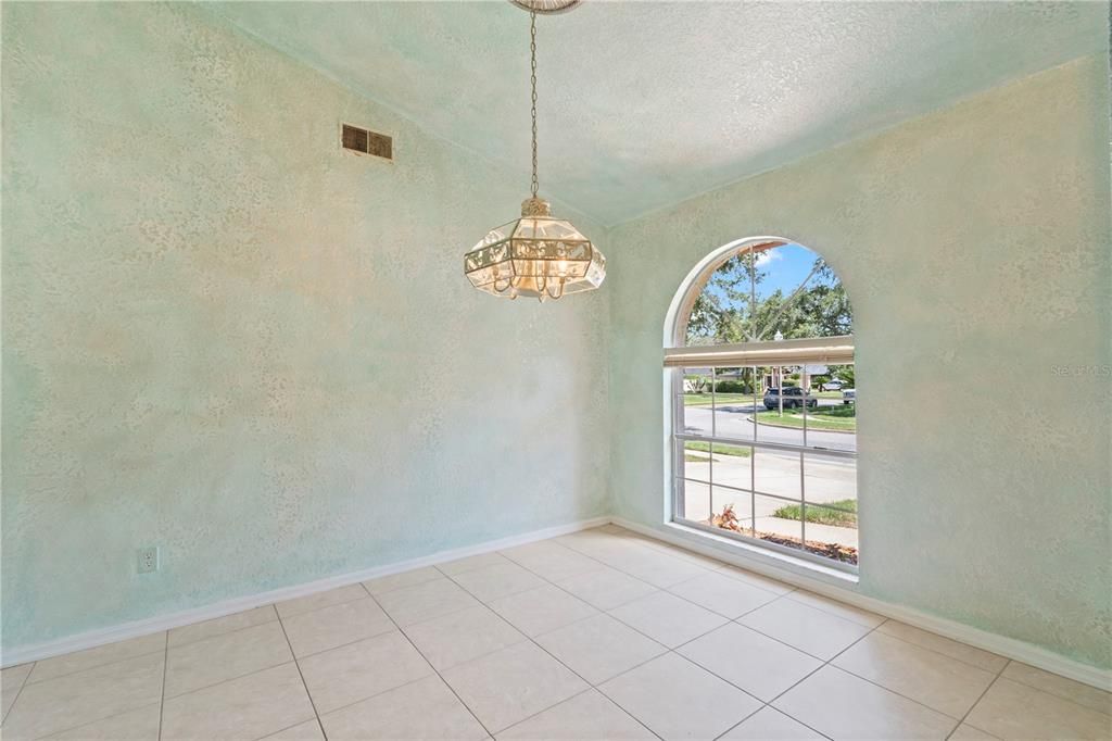 For Sale: $500,000 (3 beds, 2 baths, 2044 Square Feet)