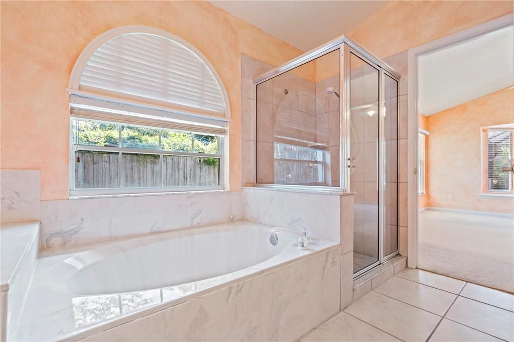 For Sale: $500,000 (3 beds, 2 baths, 2044 Square Feet)