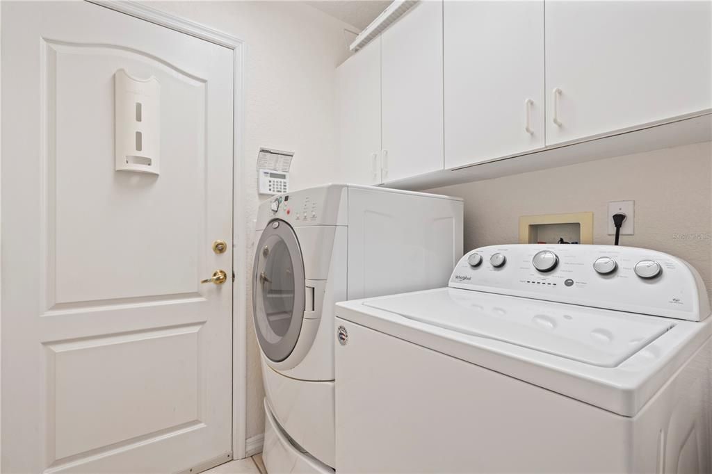 For Sale: $500,000 (3 beds, 2 baths, 2044 Square Feet)
