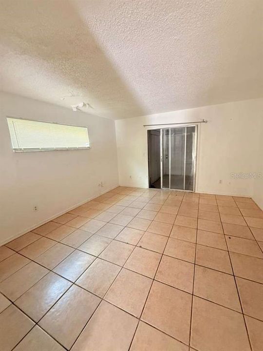 В аренду: $1,450 (2 спален, 1 ванн, 996 Квадратных фут)