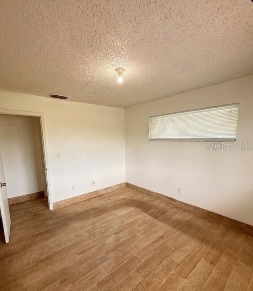 В аренду: $1,450 (2 спален, 1 ванн, 996 Квадратных фут)