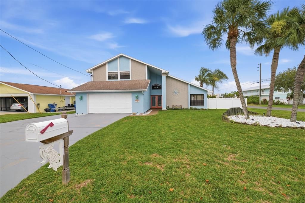 For Sale: $710,000 (3 beds, 2 baths, 2394 Square Feet)