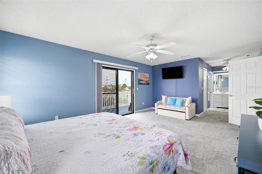 For Sale: $710,000 (3 beds, 2 baths, 2394 Square Feet)