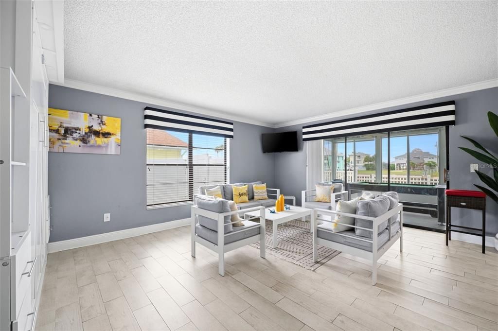 For Sale: $710,000 (3 beds, 2 baths, 2394 Square Feet)