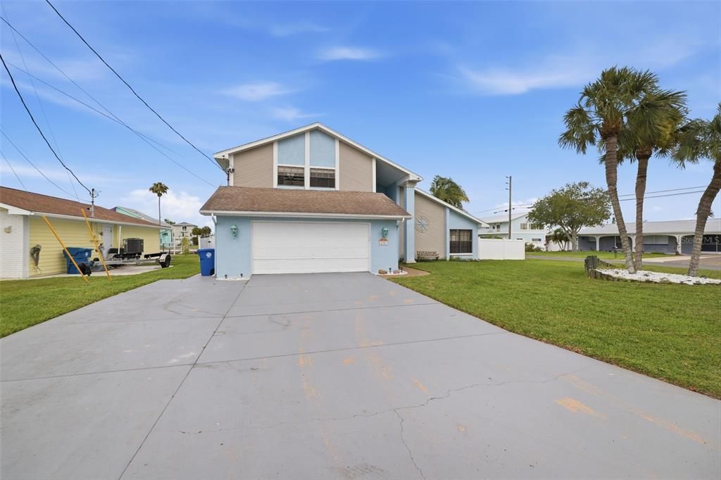 For Sale: $710,000 (3 beds, 2 baths, 2394 Square Feet)
