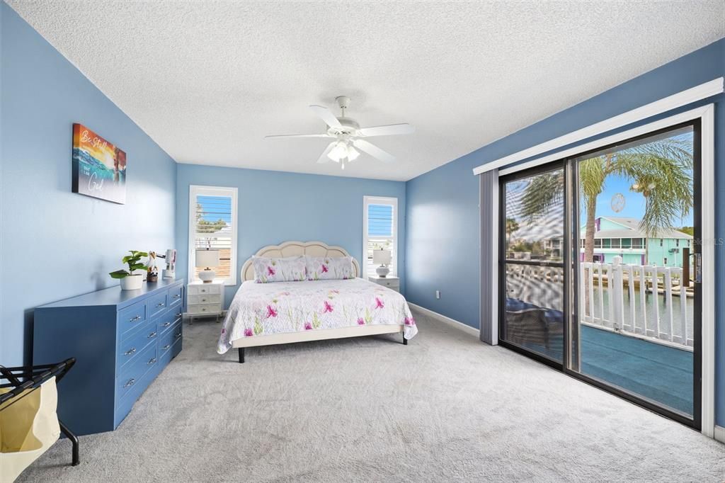 For Sale: $710,000 (3 beds, 2 baths, 2394 Square Feet)