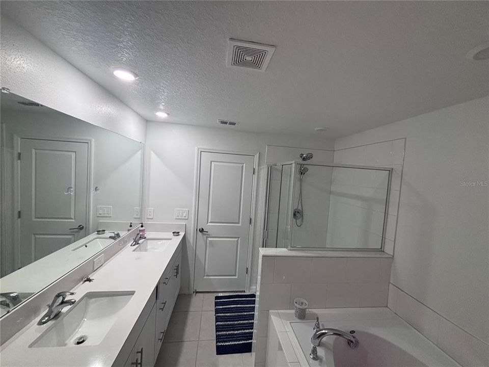 For Rent: $2,850 (4 beds, 2 baths, 2466 Square Feet)