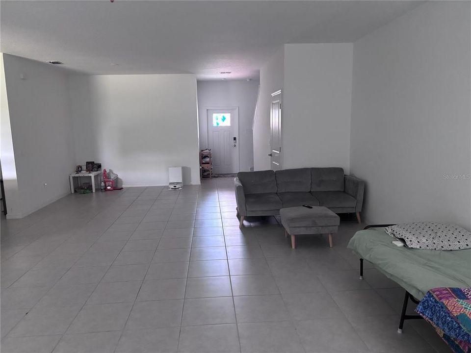 For Rent: $2,850 (4 beds, 2 baths, 2466 Square Feet)