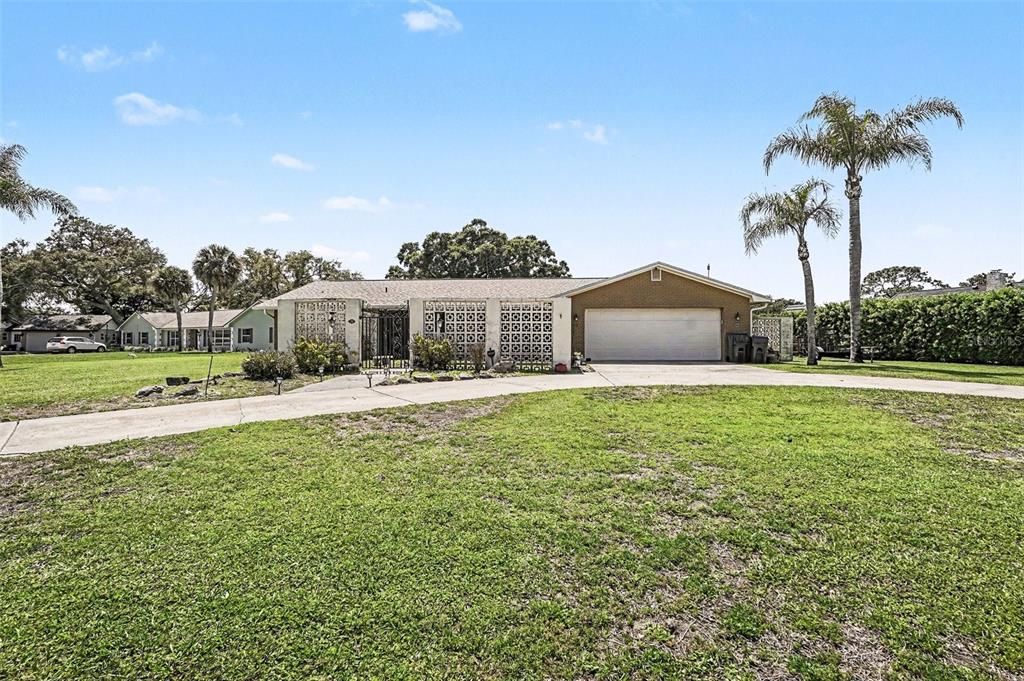 For Sale: $479,000 (4 beds, 2 baths, 2304 Square Feet)