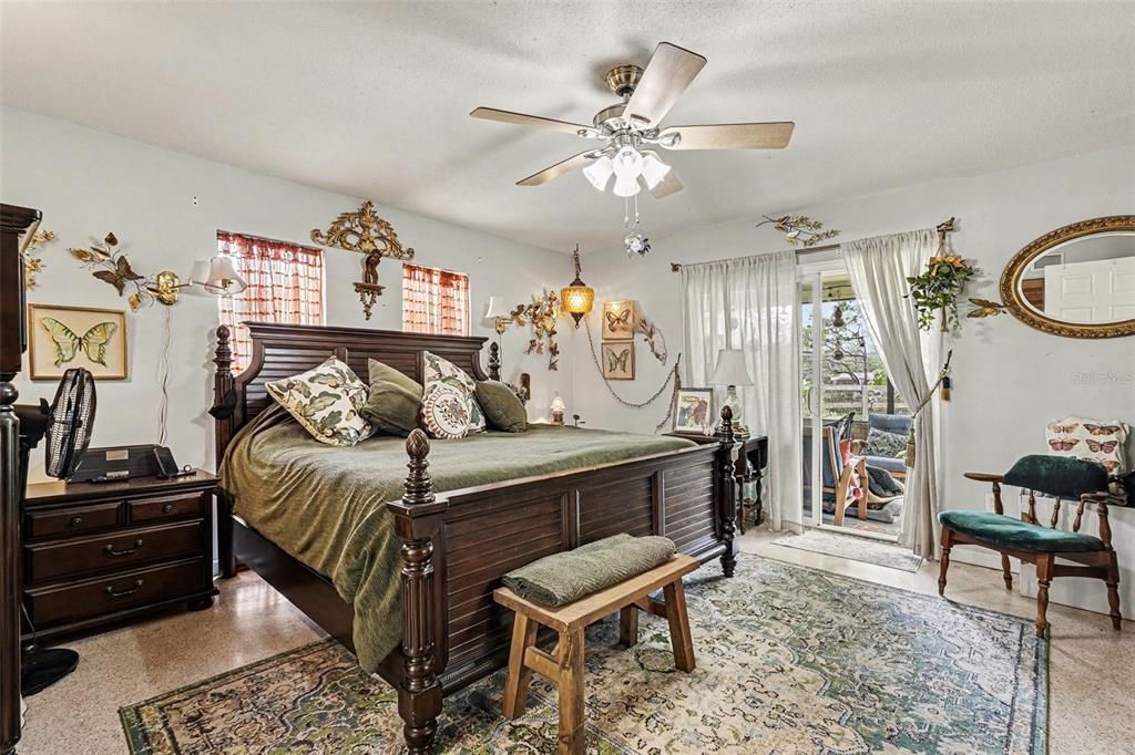 For Sale: $479,000 (4 beds, 2 baths, 2304 Square Feet)