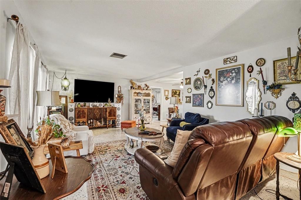 For Sale: $479,000 (4 beds, 2 baths, 2304 Square Feet)