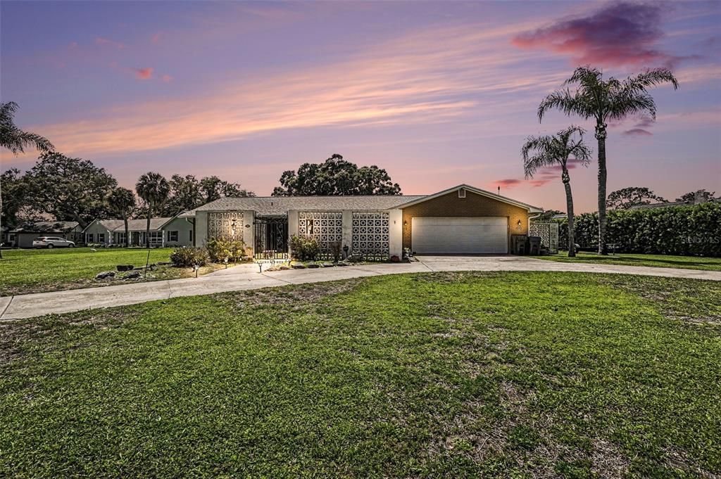 For Sale: $479,000 (4 beds, 2 baths, 2304 Square Feet)
